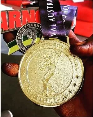 Gros plan sur la medaille d'or de l'Arnold Sports Festival Australie